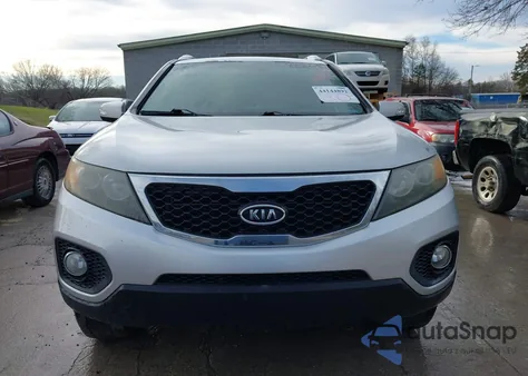 2011 Kia Sorento Lx z USA, uszkodzony, nr VIN 5XYKTDA14BG042716
